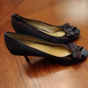 Button toed high heels size 12 fit like 11.5